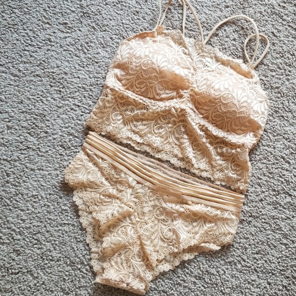 Nude set
